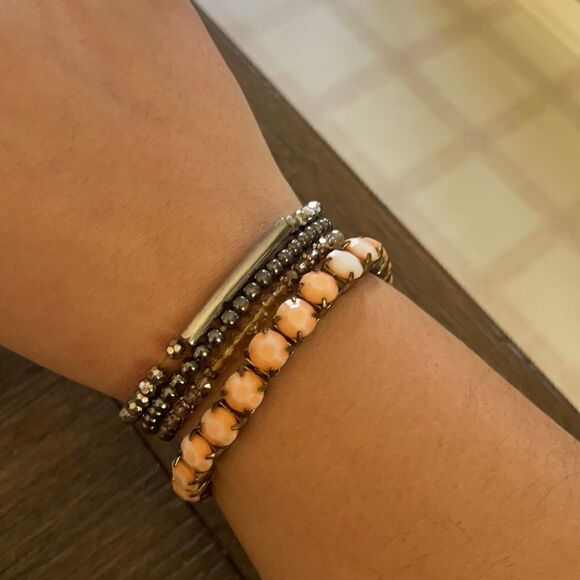 Peach Bracelet Mixture - All Elastic Bands - Picture 1 of 4